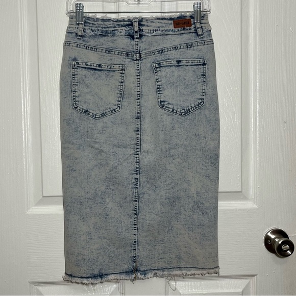NWOT BE GIRL Acid Wash Knee Length Distressed Denim Midi Skirt | size XS - Picture 9 of 9